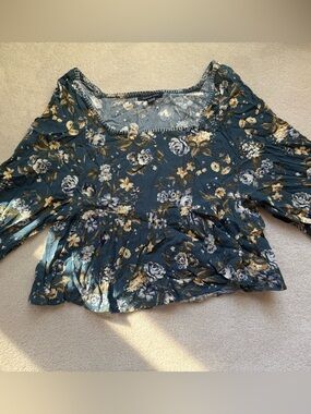 American Eagle Outfitters Teal Floral Scoop Neck Peplum Top